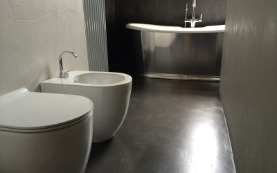 Arredo bagno in resina e arredamento.